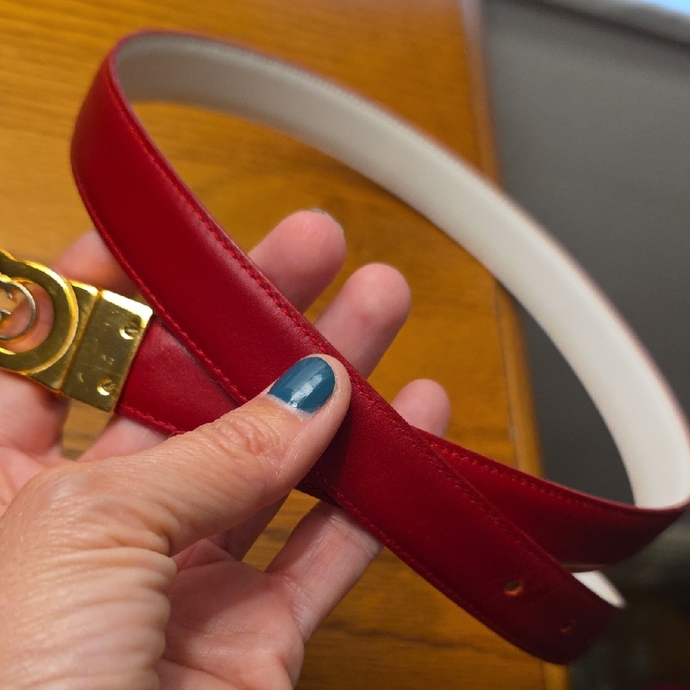 Gucci Women's Vintage Red Leather Belt (Size 70/28) - Picture 5 of 11